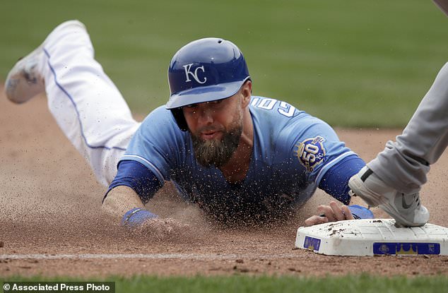 Call-ups Whit Merrifield, Cheslor Cuthbert keep Royals in wild