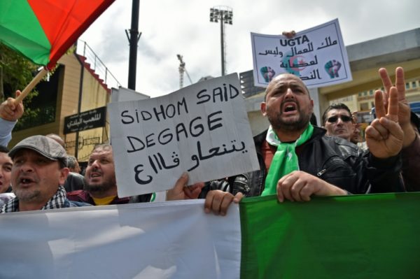 Algerians Rally To Demand Top Union Chief Resign