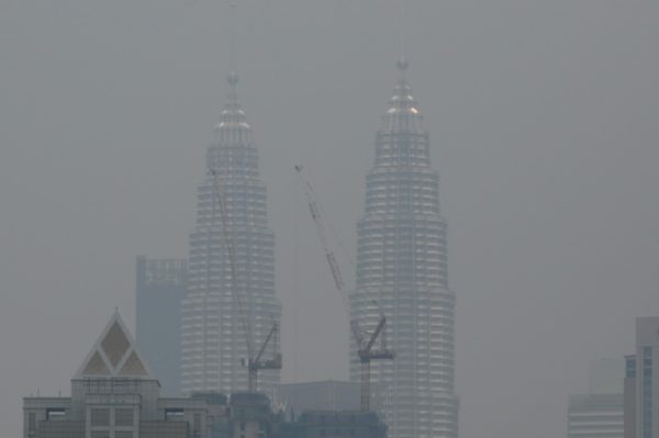 Hundreds Of Schools Shut As Forest Fire Haze Blankets Se Asia